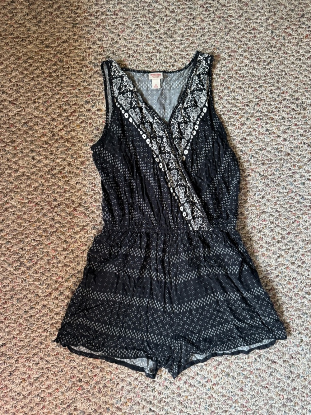 Sleeveless Black & White Patterned Romper